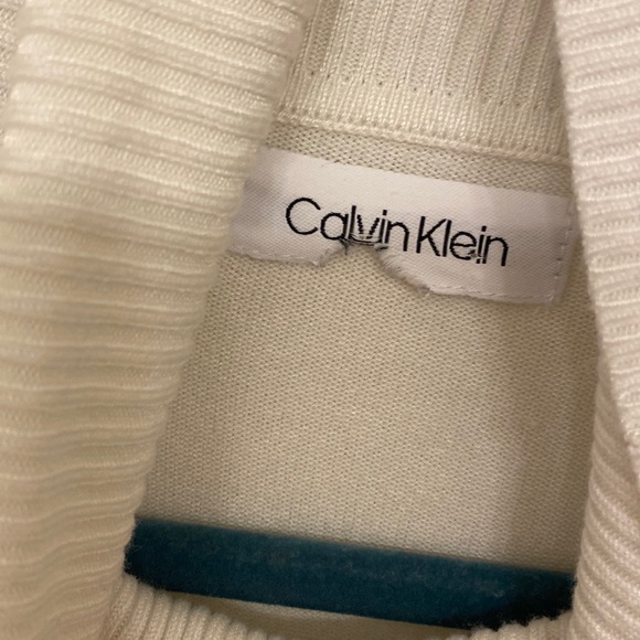 Calvin Klein Lightweight Color-Block Turtleneck - Picture 4 of 6